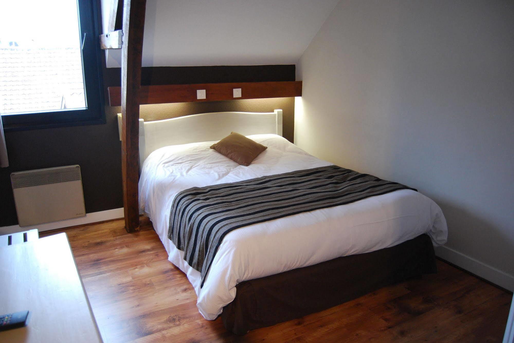 Hotel Caudron Rue  Bagian luar foto